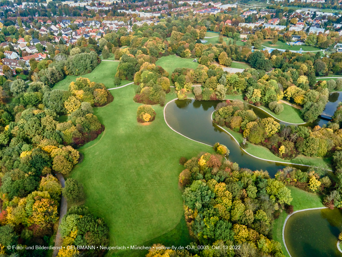 13.10.2022 - Der Ostpark mit See und Biergarten in Neuperlach
